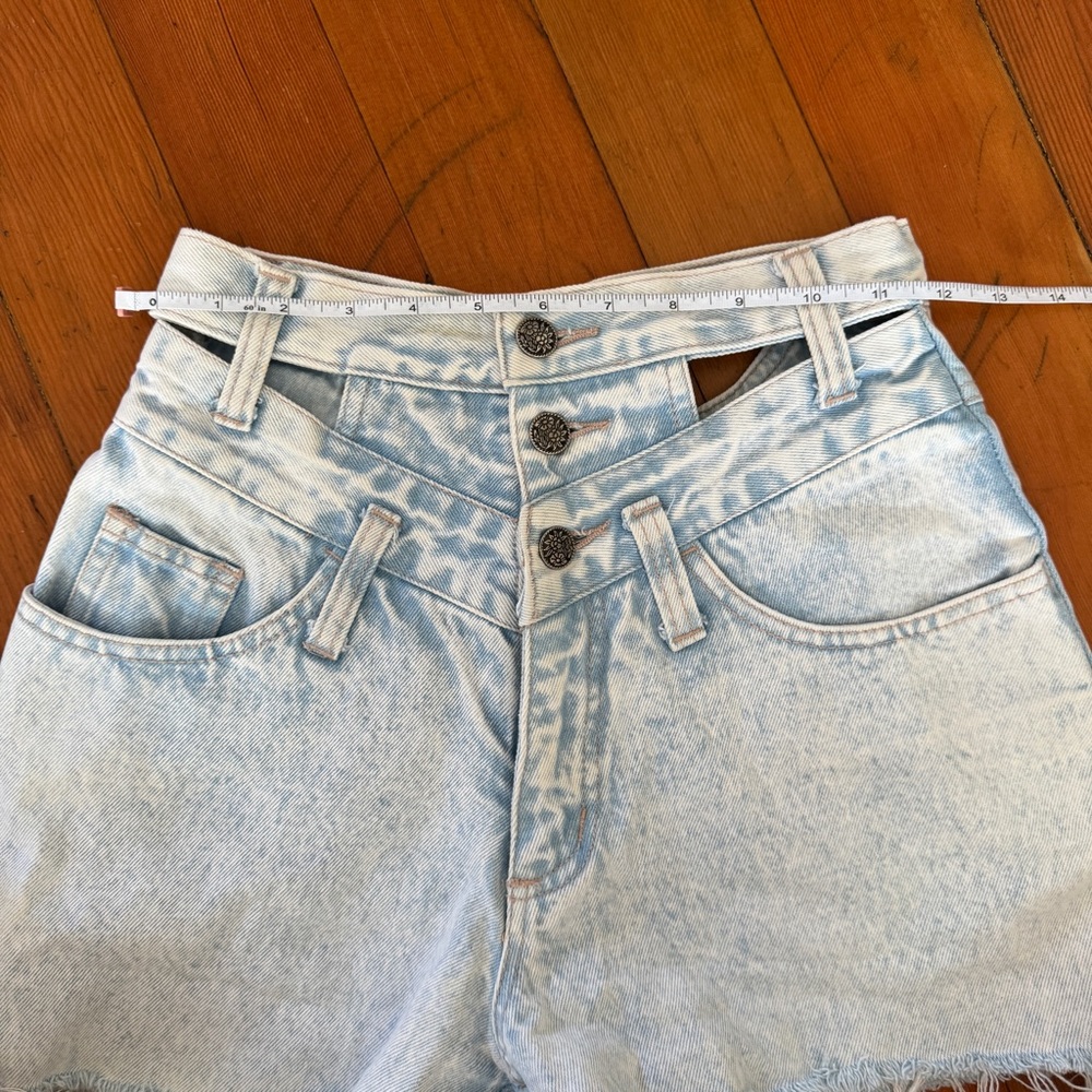 Vintage Rare Nuovo Denim Cut Out Shorts - Picture 5 of 7